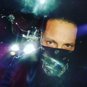 Meet your Posher, Hazeleyez